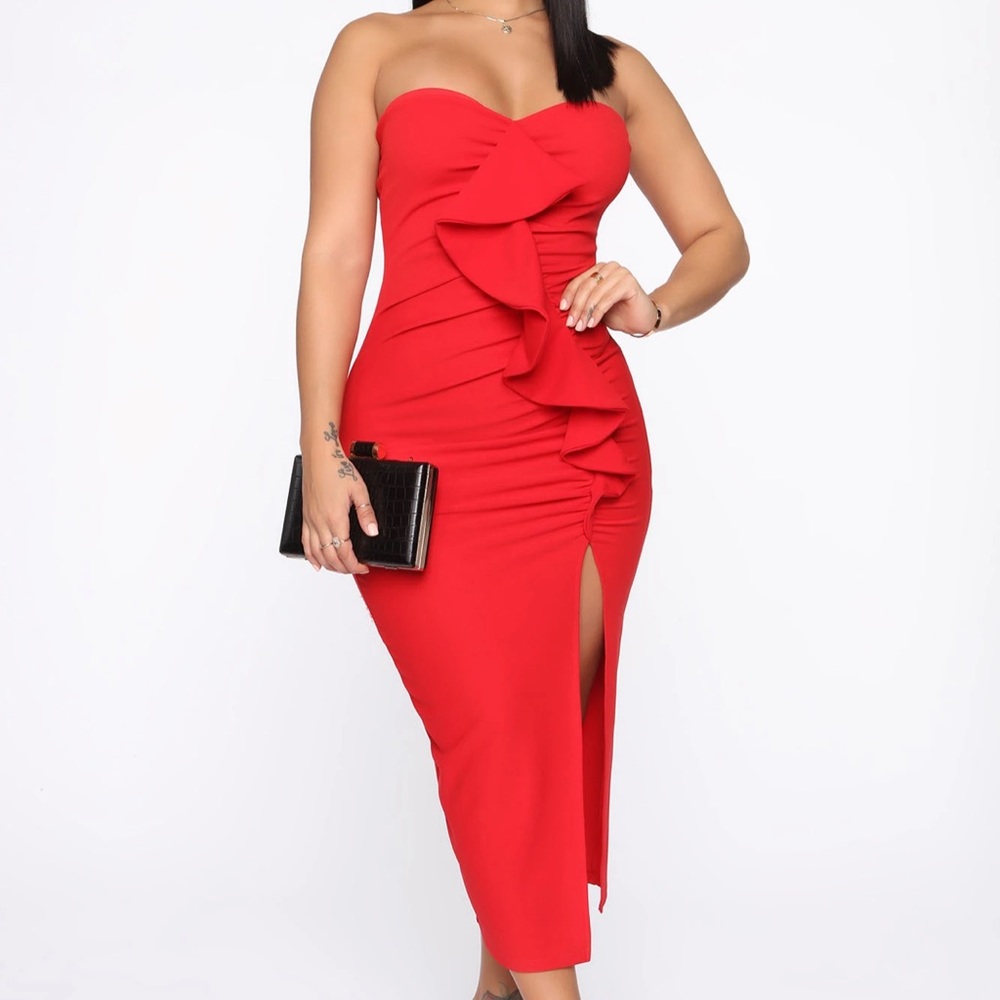 🌹 NEW Beautiful red ruffle dress! 1X